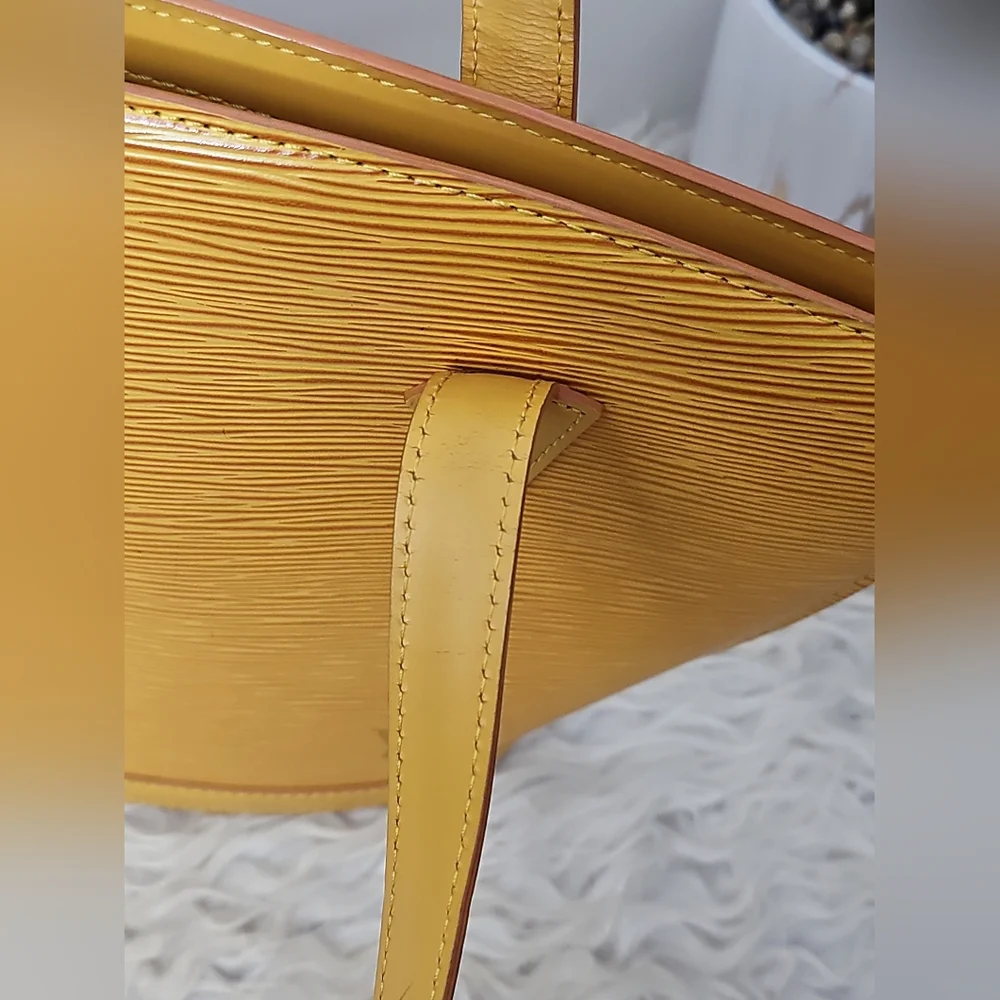 🔥😍Beautiful Condition😍🔥 Authentic Louis Vuitton Saint Jacques Epi - Picture 15 of 17